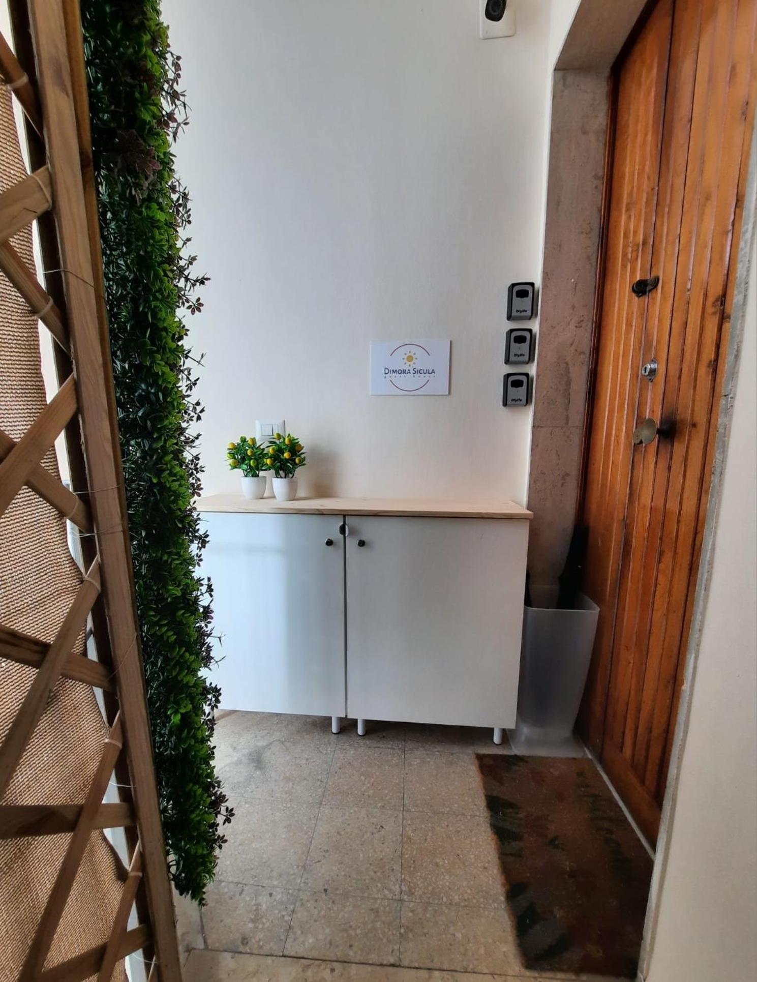 Dimora Sicula Guest House Катанія Екстер'єр фото